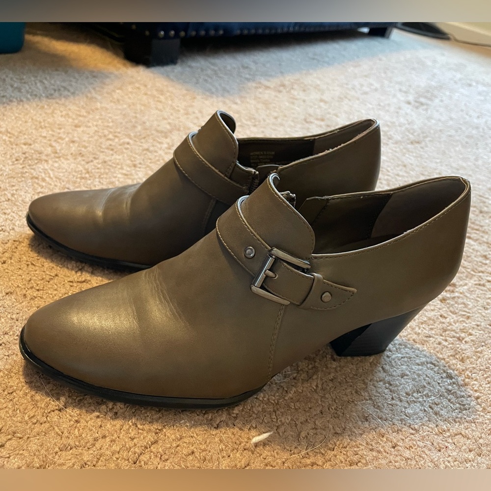 G.H Bass and CO Ankle boots